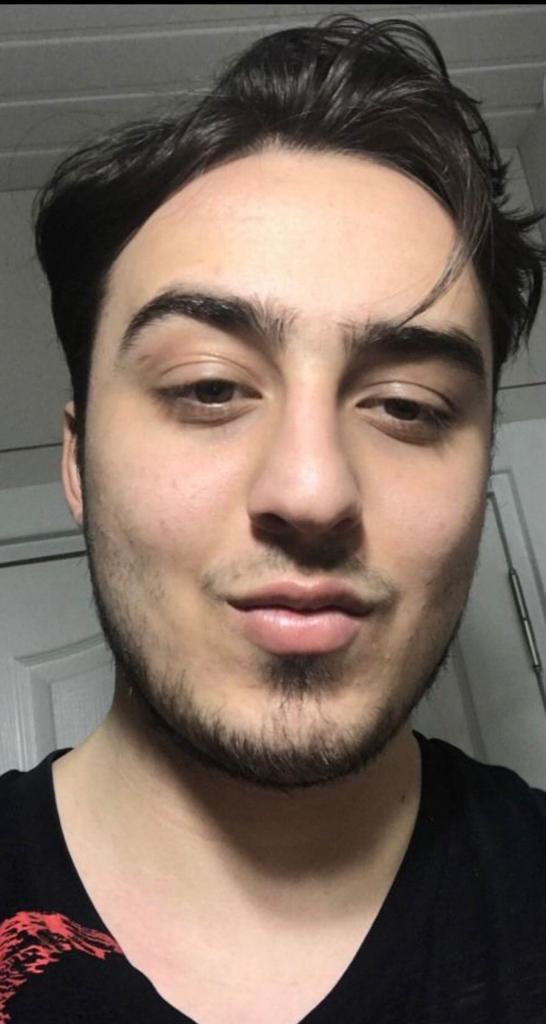 EUW de LOL arkadaşı arıyorum. Konuşkan biri olsun.